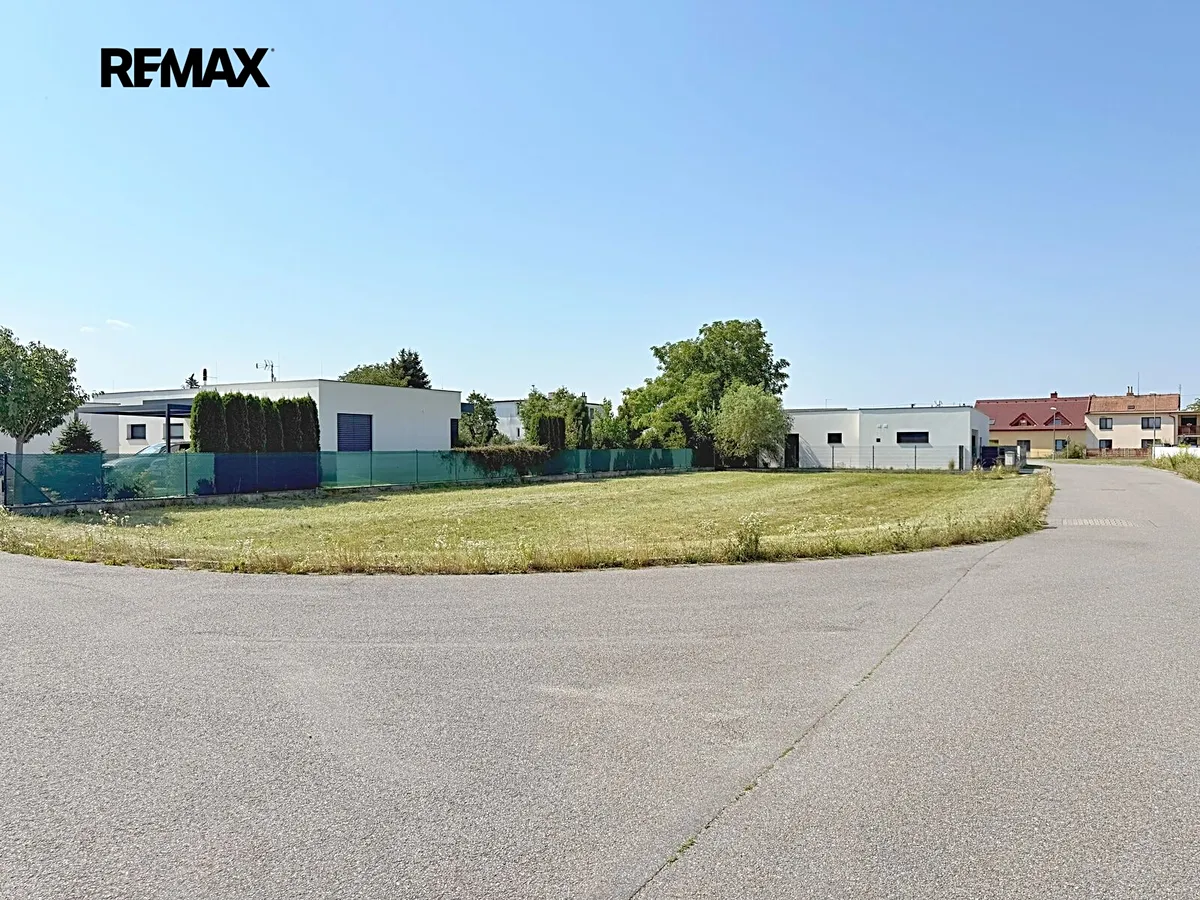 Prodej stavebního pozemku 893 m²